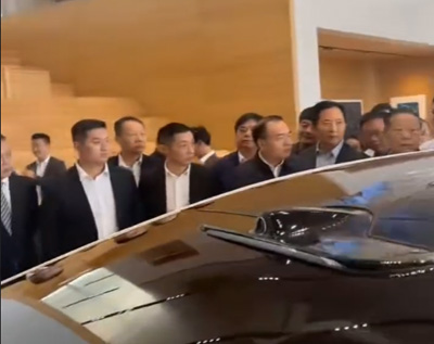 今天上午陪同第十二屆全國(guó)政協(xié)副主席 劉曉
